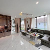 Bán nhanh villa hiện đại view thoáng cách Hồ Xuân Hương 5 phút đường 12m Lý Nam Đế P8 Đà Lạt 19 tỷ