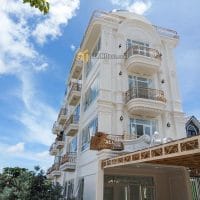 Khách sạn cao cấp có thang máy gần 1000m2 sàn view thung lũng giảm sâu