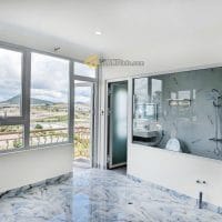 Khách sạn cao cấp có thang máy gần 1000m2 sàn view thung lũng giảm sâu