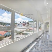 Khách sạn cao cấp có thang máy gần 1000m2 sàn view thung lũng giảm sâu