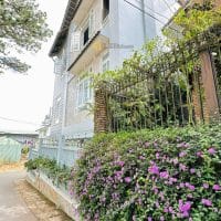 NHÀ CHẤT ĐÀ LẠT TRUNG TÂM NHIỀU THÔNG XANH, ĐƯỜNG ĐẸP, NHÀ ĐẸP, VỊ TRÍ ĐẸP GÓC HAI MẶT TIỀN HOÀN CÔNG
