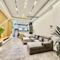 Nhà mặt tiền Cổ Loa đẹp lung linh giảm giá chỉ còn 10,3 tỷ