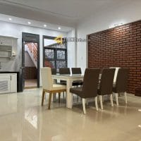 Nhà đẹp mặt tiền đường nhựa Ngô Quyền