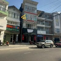 NHÀ MẶT TIỀN KINH DOANH KHU HÒA BÌNH CHỈ HƠN 8 TỶ – P1, ĐÀ LẠT