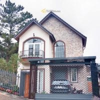 VILLA MỚI XÂY SÂN VƯỜN VIEW ĐẸP ĐƯỜNG Ô TÔ TẬN NƠI NAM HỒ ĐÀ LẠT