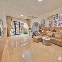 CHÍNH CHỦ BÁN GẤP NHÀ PHỐ ĐANG KD Ô TÔ TẬN NƠI NGAY CHỢ CHI LĂNG PHƯỜNG 9 ĐÀ LẠT