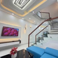 5,8 TỶ NHÀ PHỐ 3 TẦNG GẦN HỒ XUÂN HƯƠNG ĐƯỜNG YERSIN PHƯỜNG 9 ĐÀ LẠT